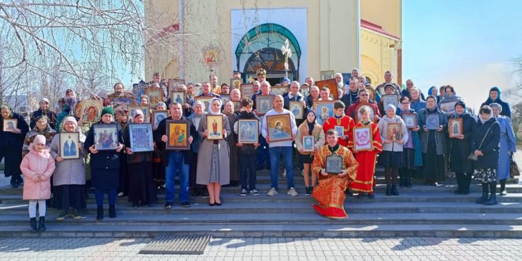 КРЕСТНЫЙ ХОД В ЦИМЛЯНСКЕ