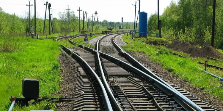 РАЗБИРАЛ Ж\Д ПУТИ