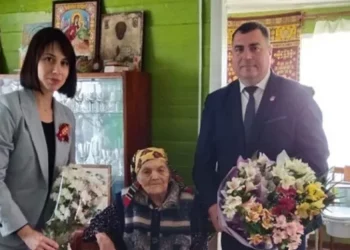 ПОЗДРАВИЛИ ВЕТЕРАНА