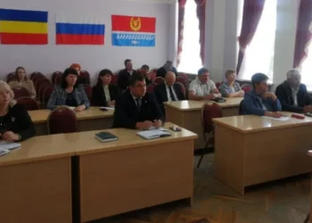 РАССМОТРЕНЫ ВОПРОСЫ