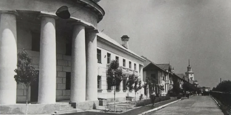ГОРОДУ 63 ГОДА