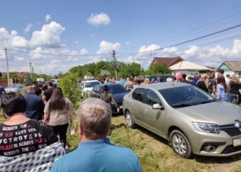 ПРОСТИЛИСЬ С ДЕВОЧКОЙ