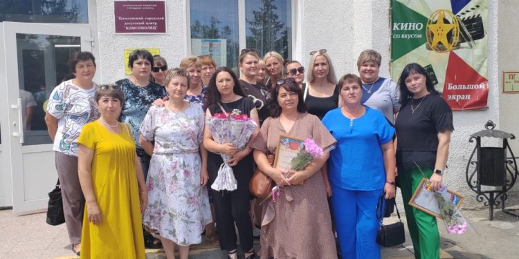 ПОЗДРАВИЛИ