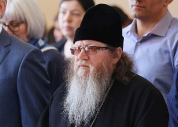 Террористы перерезали священнику горло