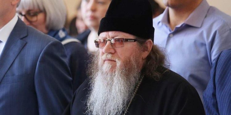 Террористы перерезали священнику горло