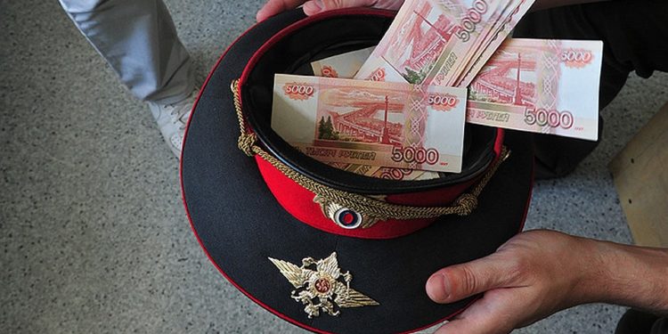ВЗЯЛИ НА ВЗЯТКЕ