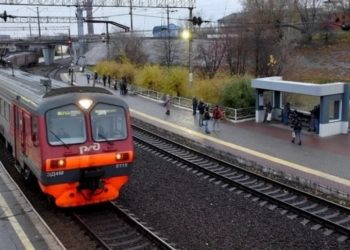 Женщина попала под поезд