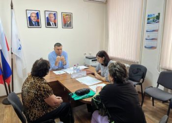 МИНИСТР ОБСУДИЛ