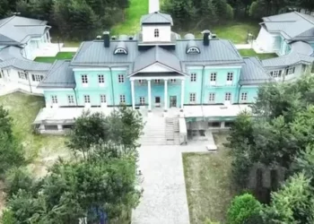 Особняк экс-замглавы Минобороны