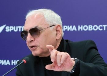 «ЧТО НИ ДЕНЬ, ТО ПРАЗДНИК…»