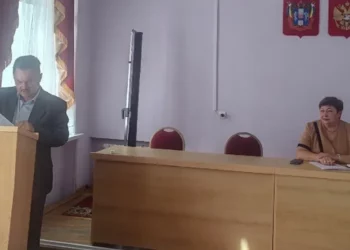 РАССМОТРЕНЫ ВОПРОСЫ