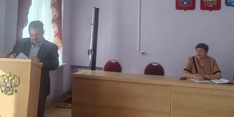 РАССМОТРЕНЫ ВОПРОСЫ