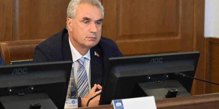 ДЕПУТАТ РЕШИЛ