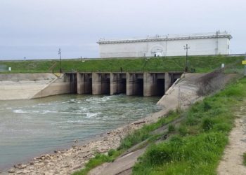 ВОДУ ПЕРЕКРЫЛИ