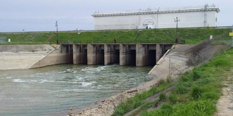 ВОДУ ПЕРЕКРЫЛИ