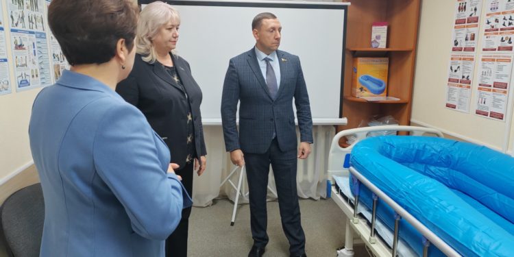 ВЫПОЛНЯЮ НАКАЗЫ