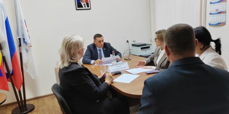 ПРОВЁЛ ПРИЁМ