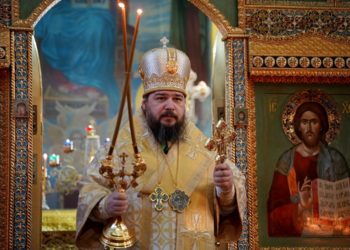 СОВЕРШИЛ БОЖЕСТВЕННУЮ ЛИТУРГИЮ