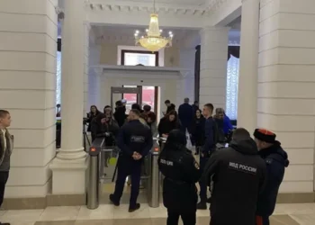 «ВЛАСТЬ НАРОДА» — БЕЗ НАРОДА.