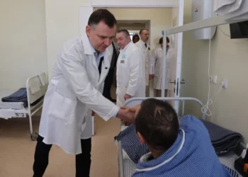 ПОСЕТИЛ ГОСПИТАЛЬ