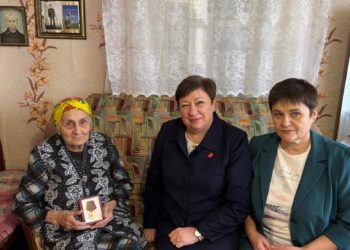 ВРУЧИЛИ МЕДАЛЬ