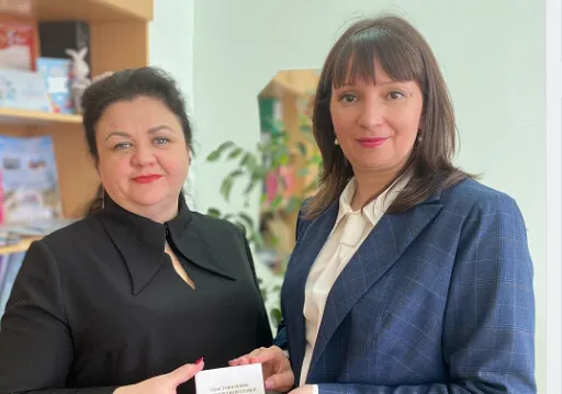 ПОДТВЕРЖДАЮТ СТАТУС