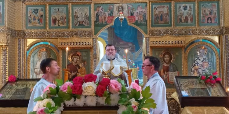СОВЕРШАЕТ ПАМЯТЬ