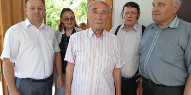 ПОЗДРАВИЛИ ЮБИЛЯРА
