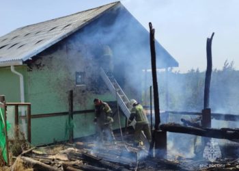 СПАЛИЛИ СВОЙ ДОМ