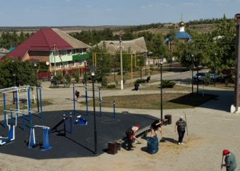 БЛАГОУСТРАИВАЮТ
