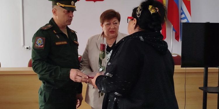 ПЕРЕДАЧА ГОСНАГРАД РОДСТВЕННИКАМ