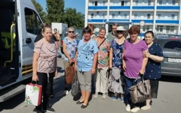 СВОЗЯТ В ПОЛИКЛИНИКУ