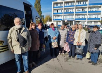 ПЕНСИОНЕРОВ ДОСТАВЯТ