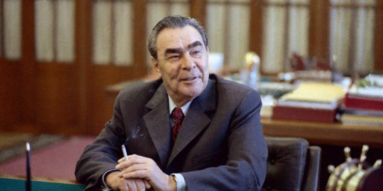 Л. БРЕЖНЕВ, ВСПОМНИМ!