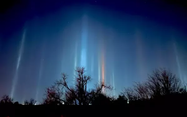 СВЕТОВЫЕ СТОЛБЫ К НАМ