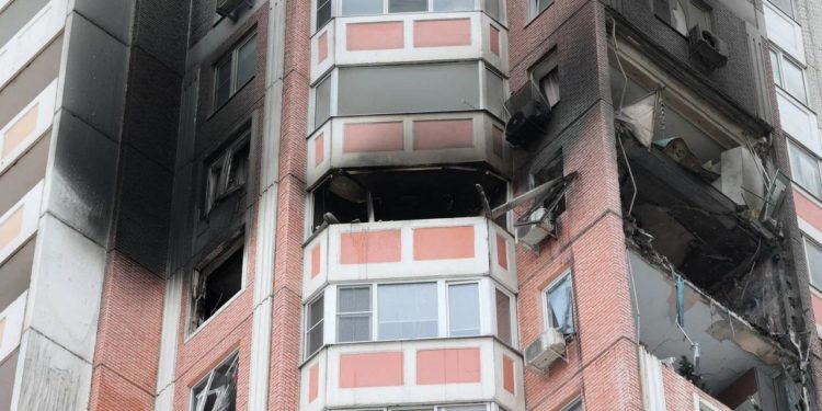 ПОГИБ СПАСАЯ СЕМЬЮ