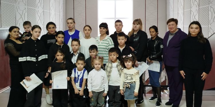 ВРУЧИЛИ СВИДЕТЕЛЬСТВА