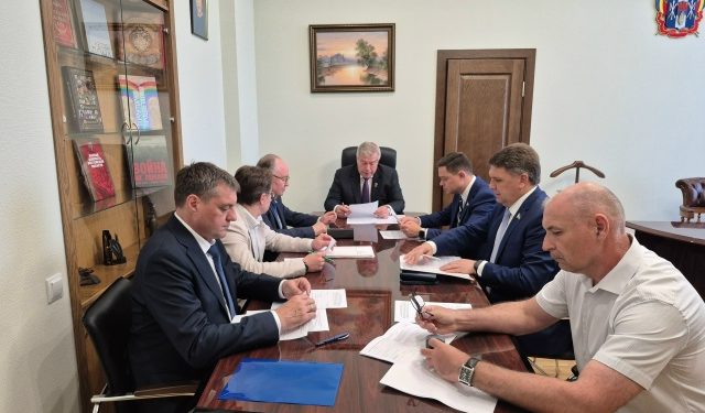 ГОЛУБЕВ РУЛИТ…