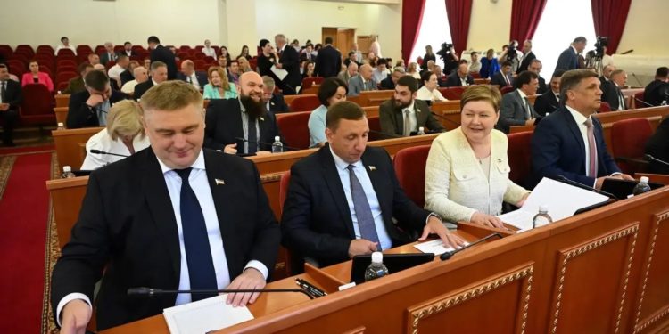ДЕЛА ДЕПУТАТСКИЕ