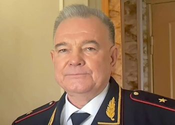УКРАЛ И НА ДИВАН