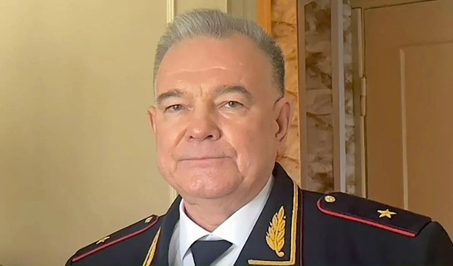 УКРАЛ И НА ДИВАН
