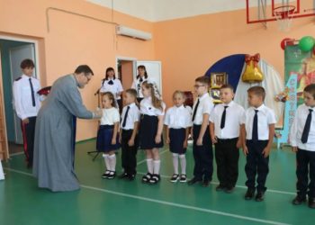 ДУХОВНИК БЛАГОСЛОВИЛ